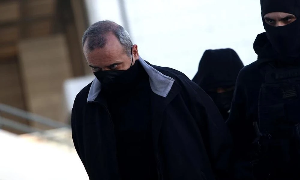 Αντιδρά η γιαγιά της 12χρονης από τον Κολωνό για την απαλλαγή του Μίχου
